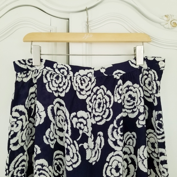 Vintage Talbots Blue Ivory Floral A Line Flowy Rayon Long Skirt Made In USA 16 - Picture 2 of 5